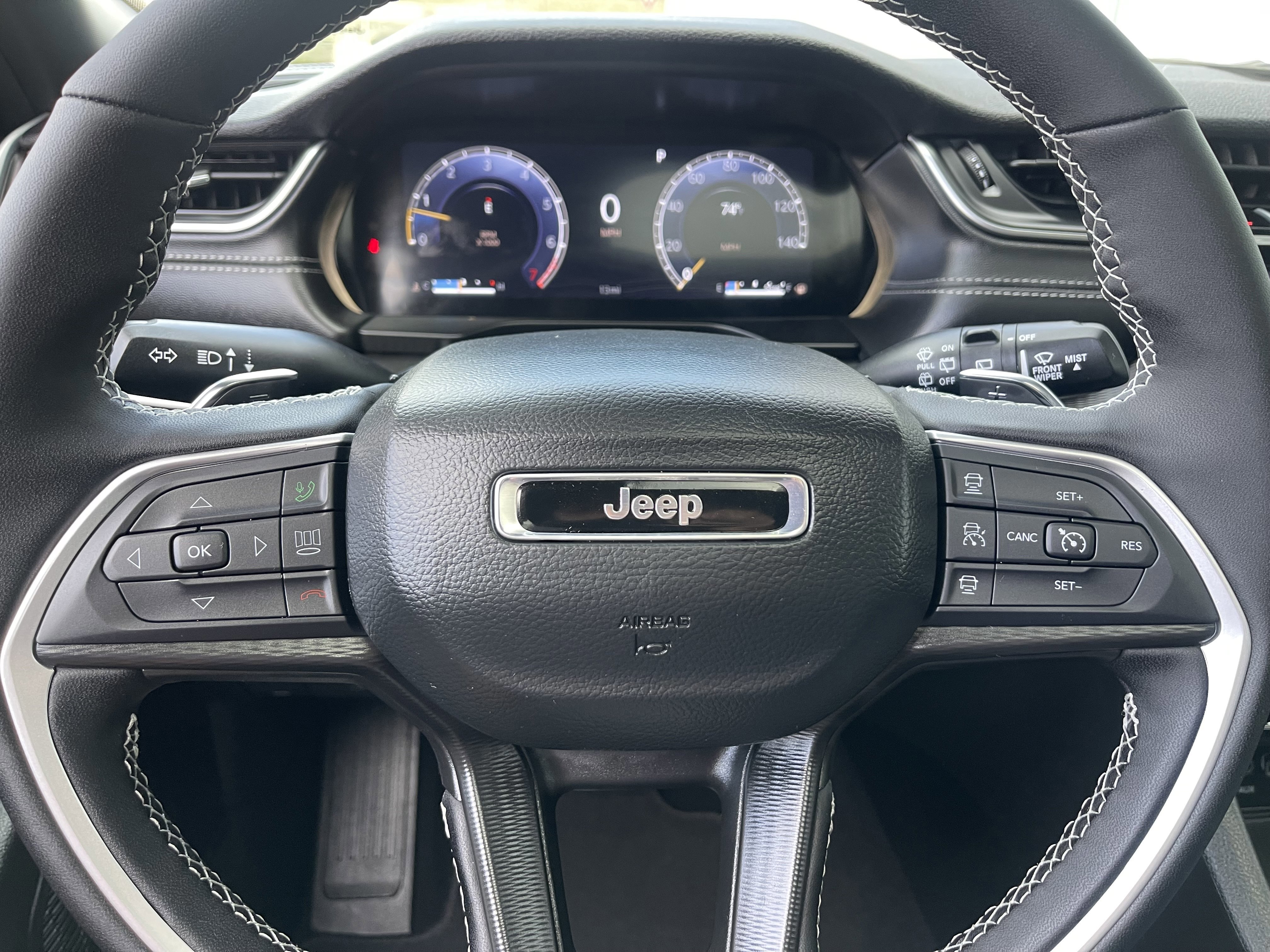 New 2025 Jeep Grand Cherokee Altitude image 39