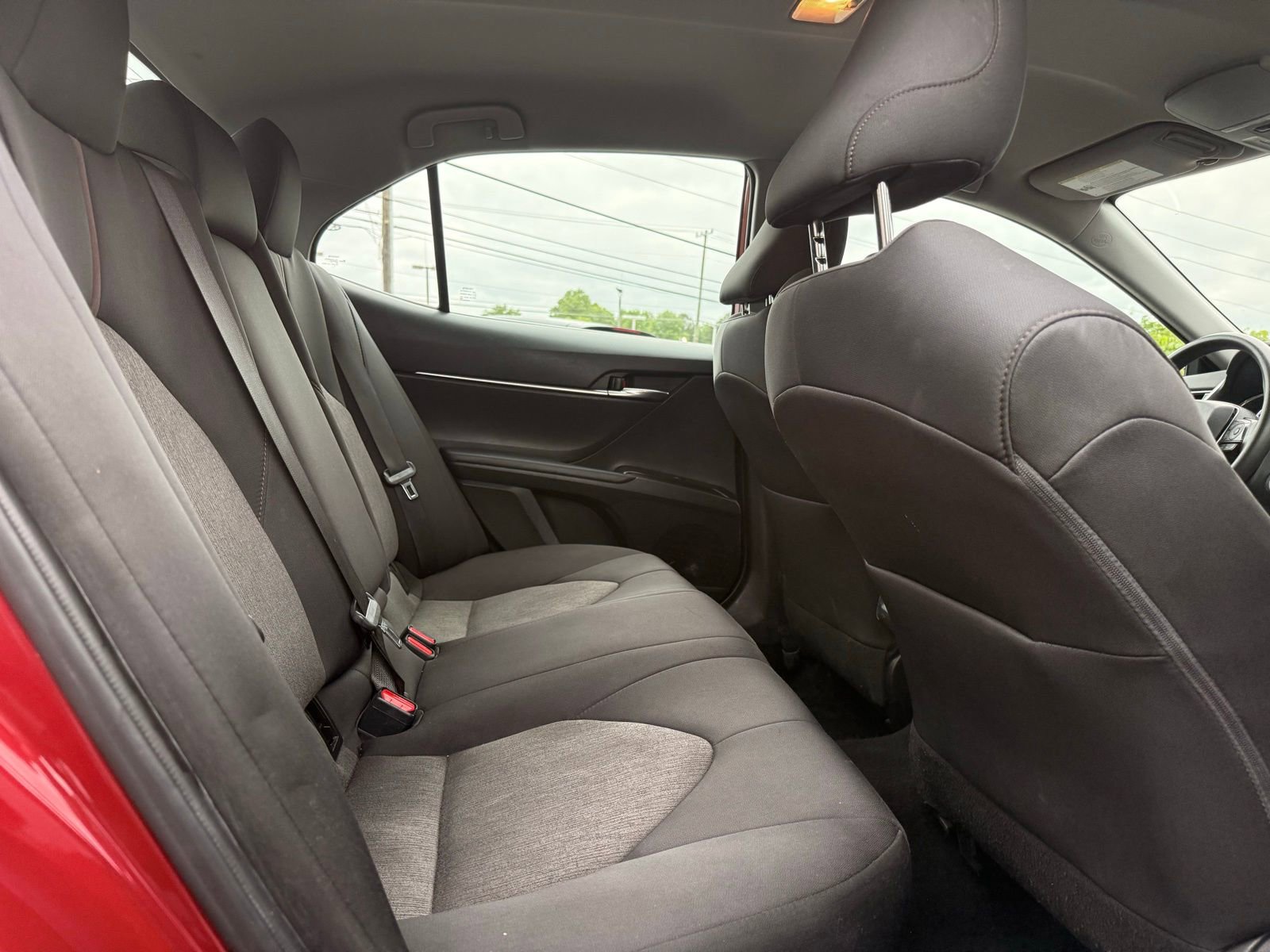 Used 2020 Toyota Camry LE FWD image 28
