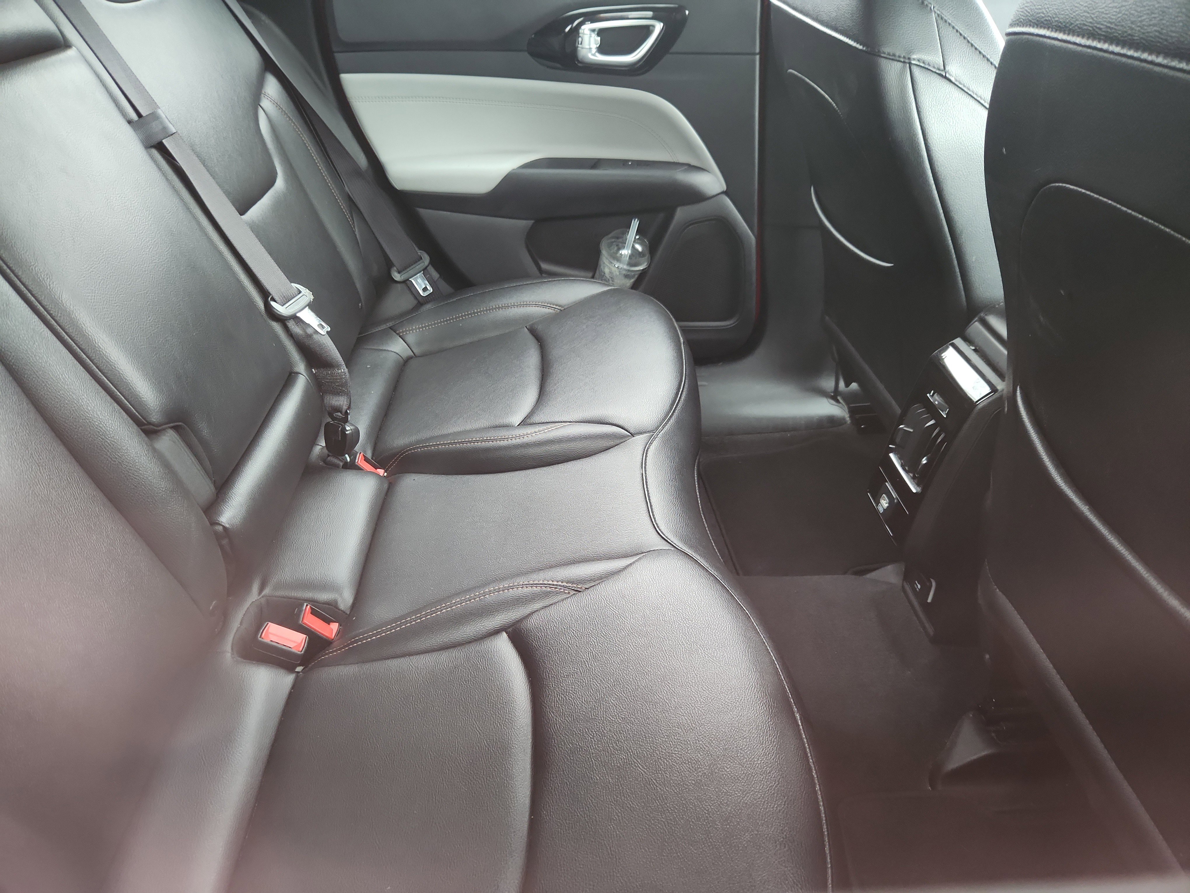 Used 2024 Jeep Compass Limited image 9