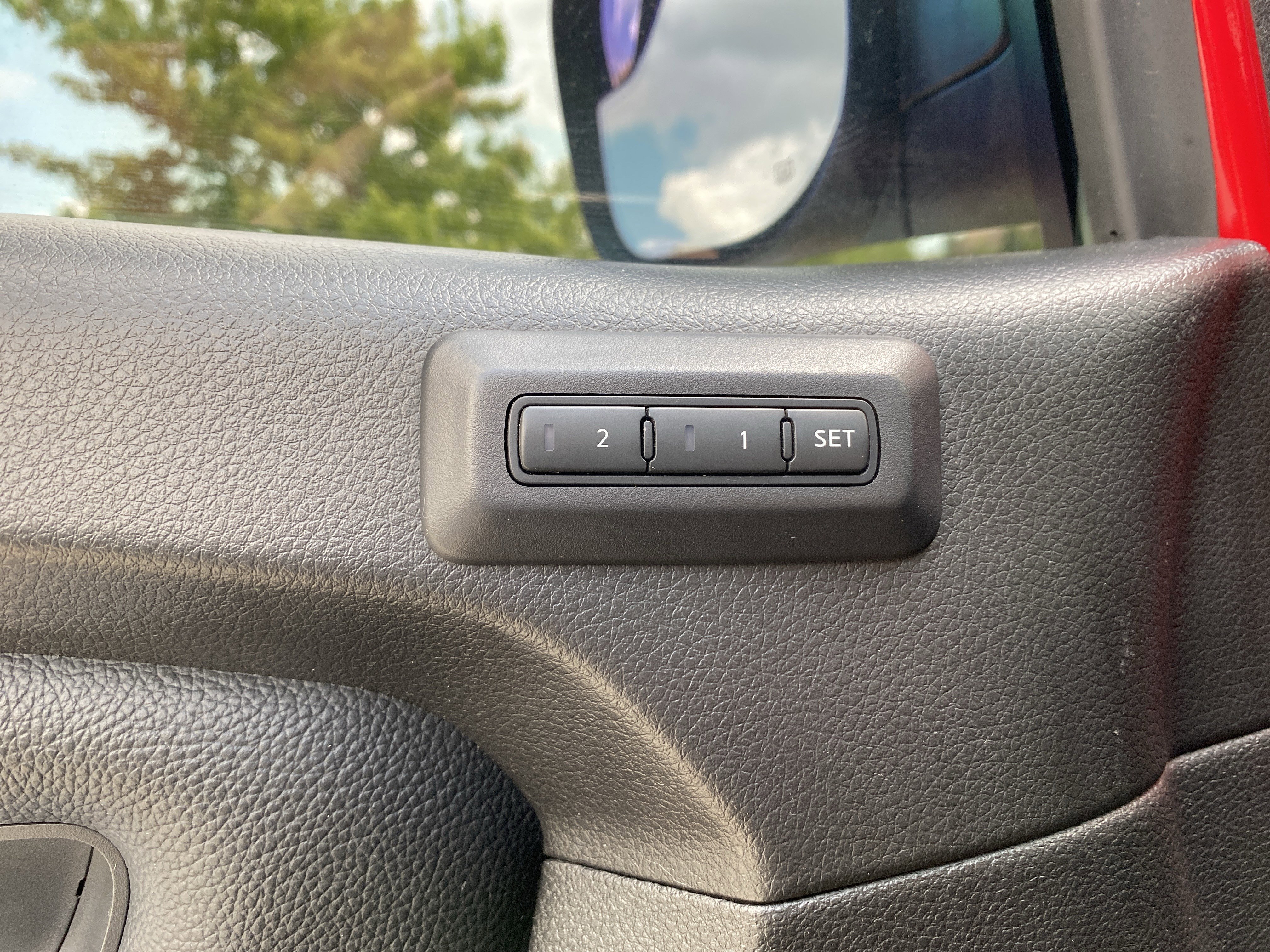 Used 2020 Nissan Titan PRO-4X image 24