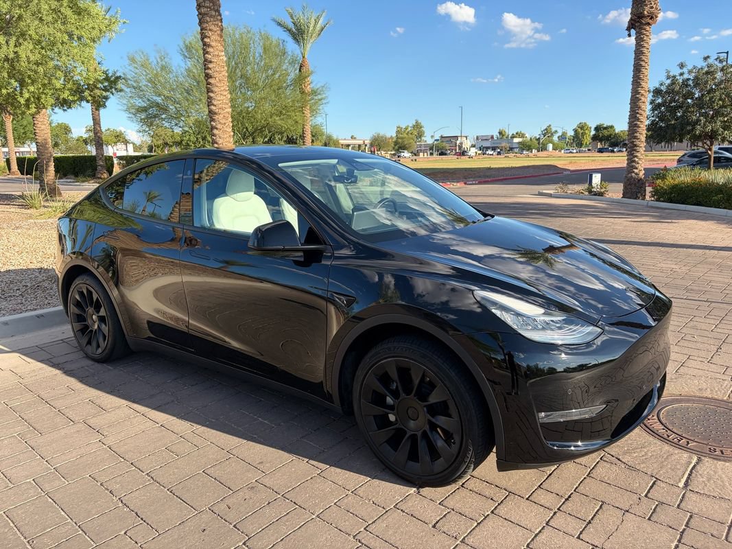 Used 2021 Tesla Model Y 2WD image 1