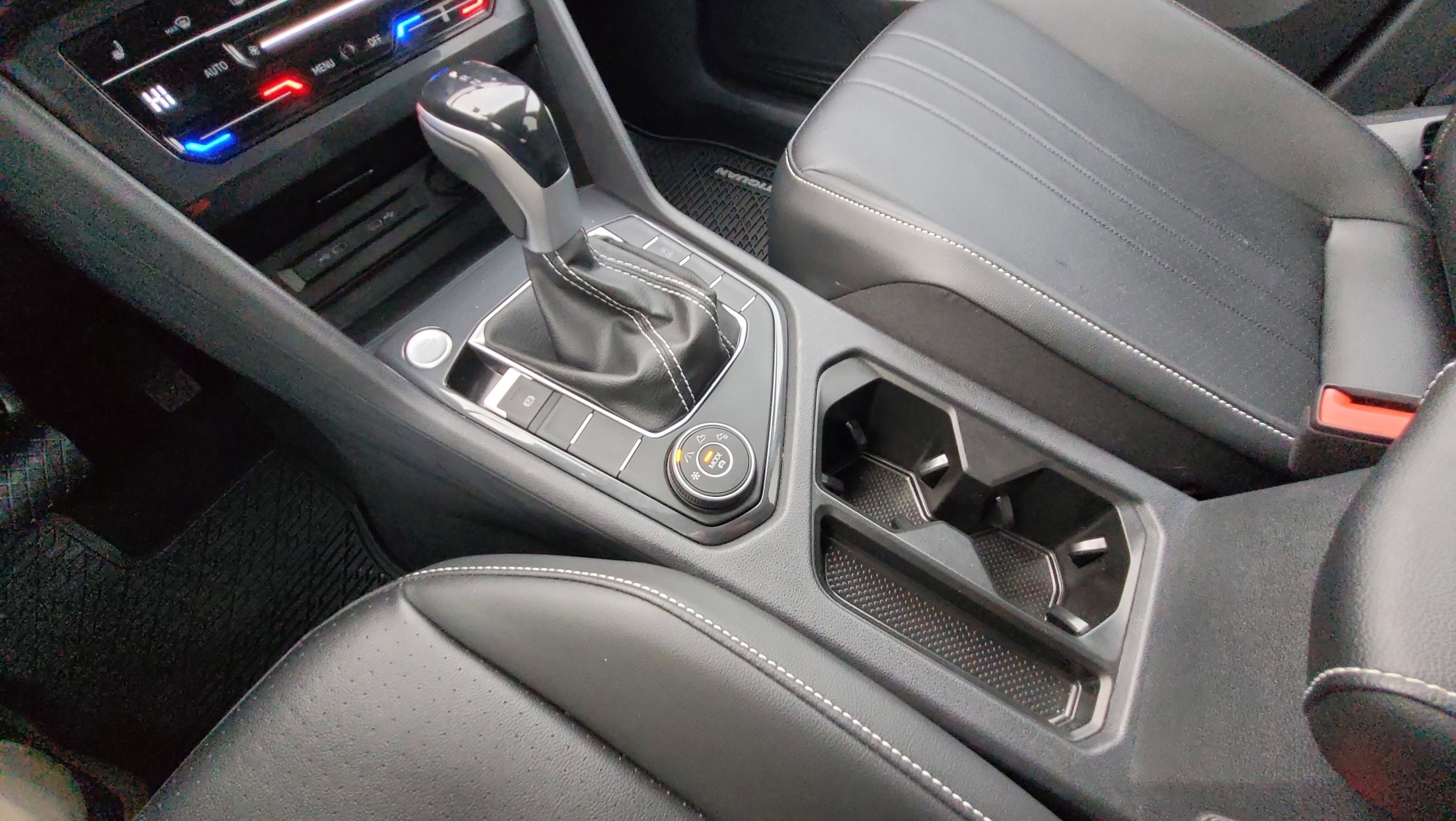 Used 2024 Volkswagen Tiguan SE image 22