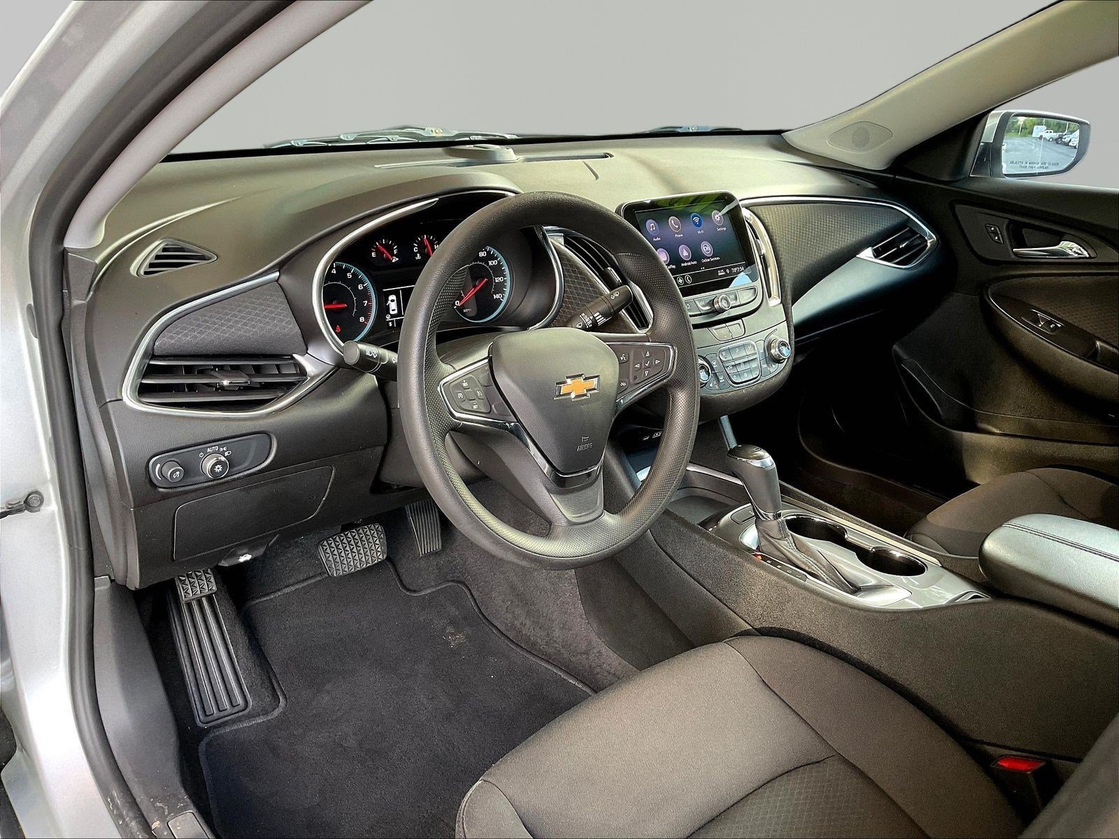 Used 2020 Chevrolet Malibu LT w/ Redline Edition FWD image 16