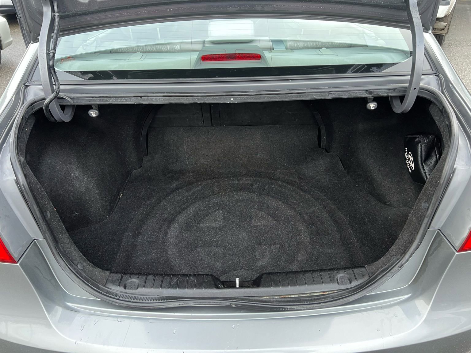 Used 2010 Hyundai Elantra GLS image 11