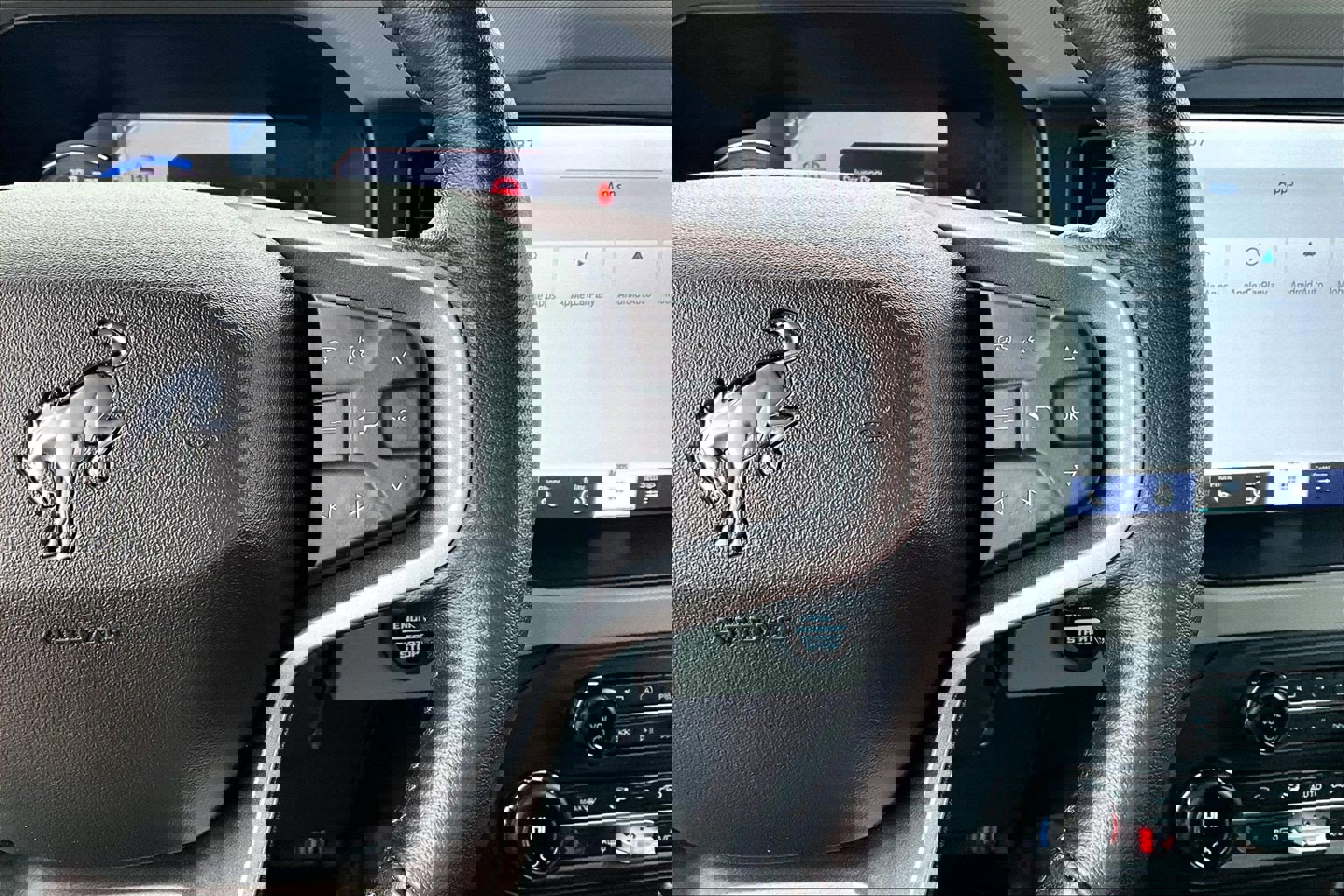 Used 2023 Ford Bronco Badlands image 11