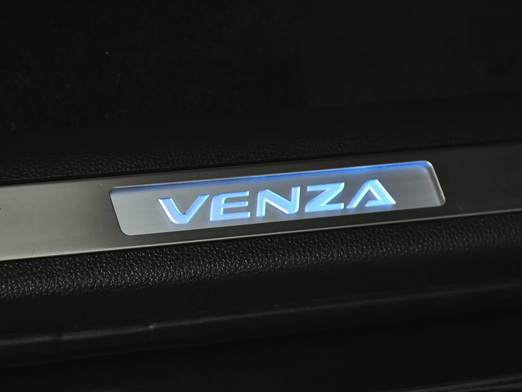 Used 2023 Toyota Venza Limited AWD/4WD image 14