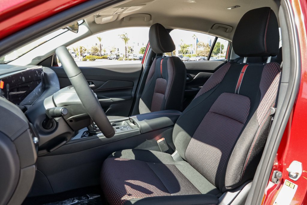 New 2027 Nissan Sentra SR FWD image 18