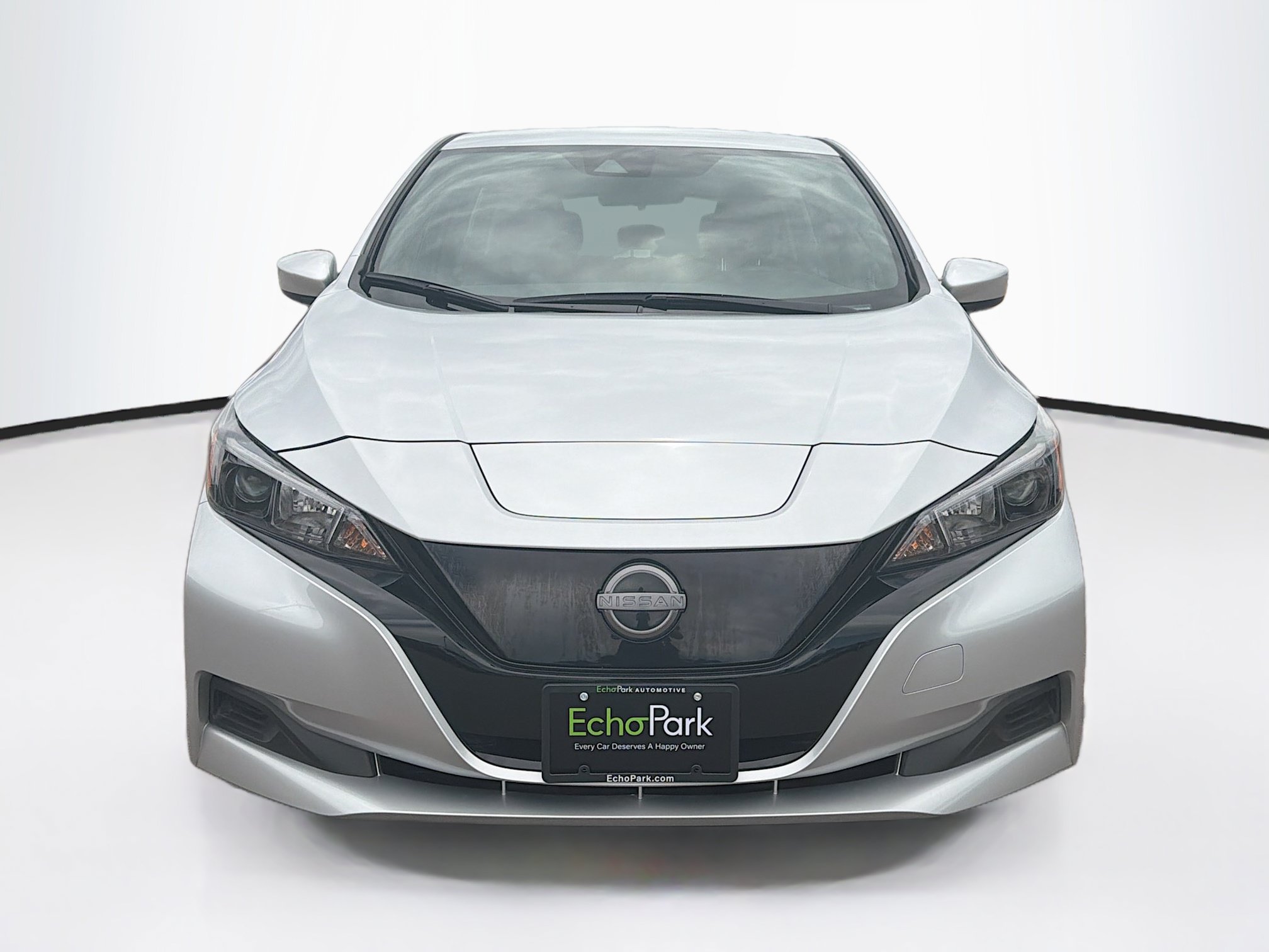 Used 2024 Nissan Leaf S FWD image 2
