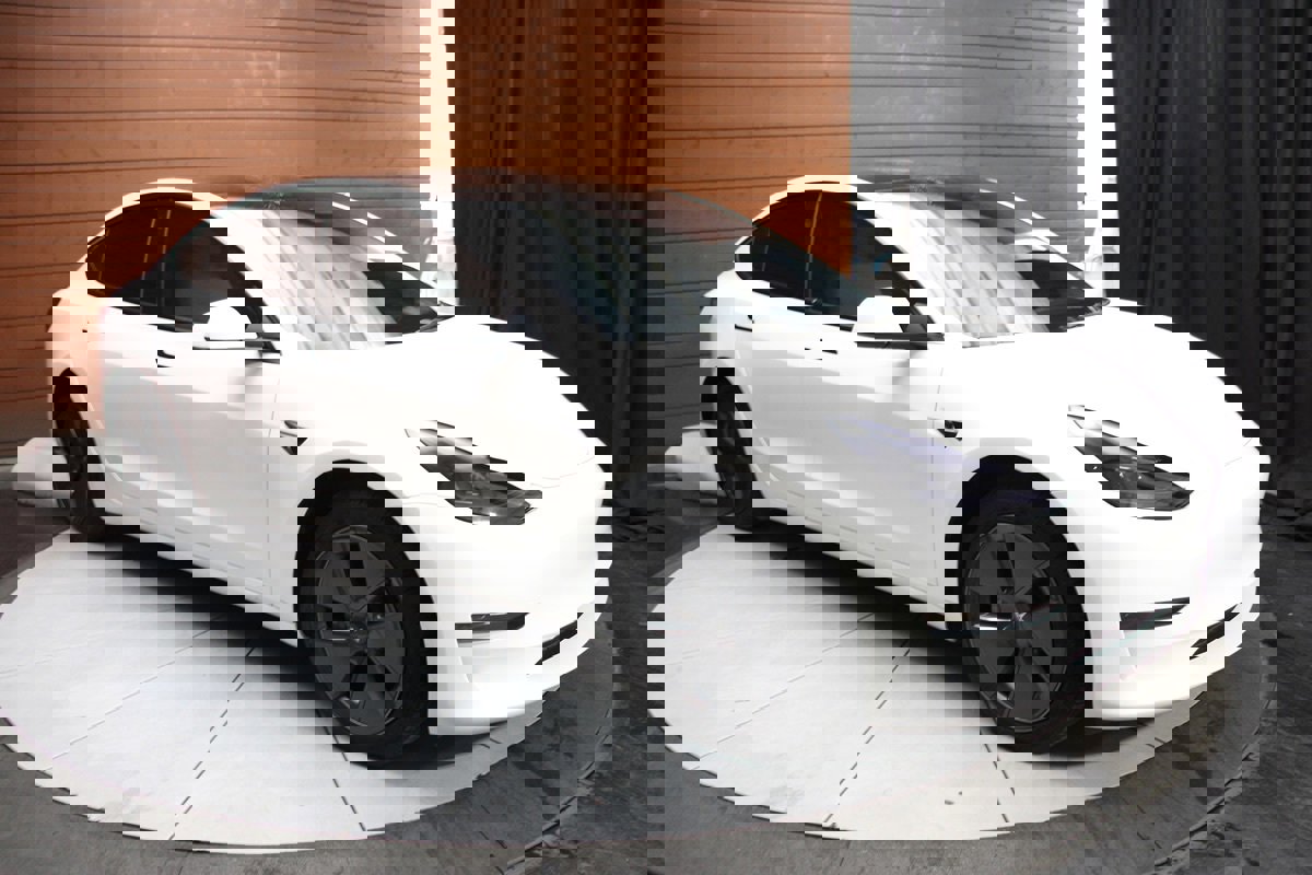 Used 2023 Tesla Model 3 Standard Range image 17