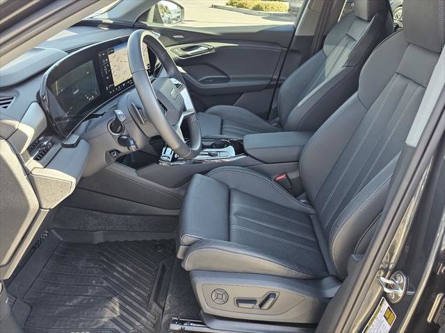 Used 2025 Audi Q6 e-tron Premium Plus w/ Premium Plus AWD/4WD image 2
