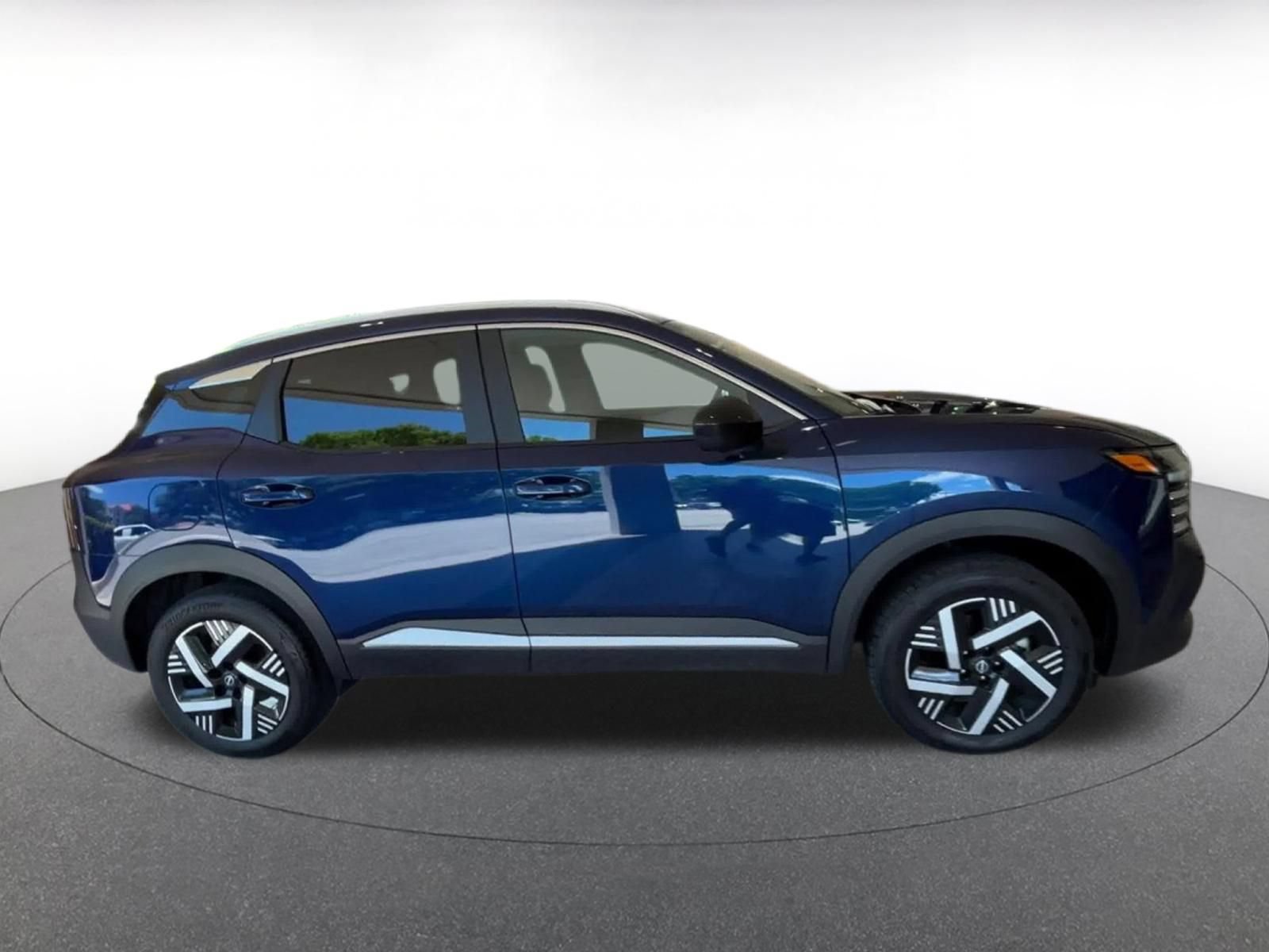 Used 2026 Nissan Kicks SV w/ Cold Weather Package FWD image 16