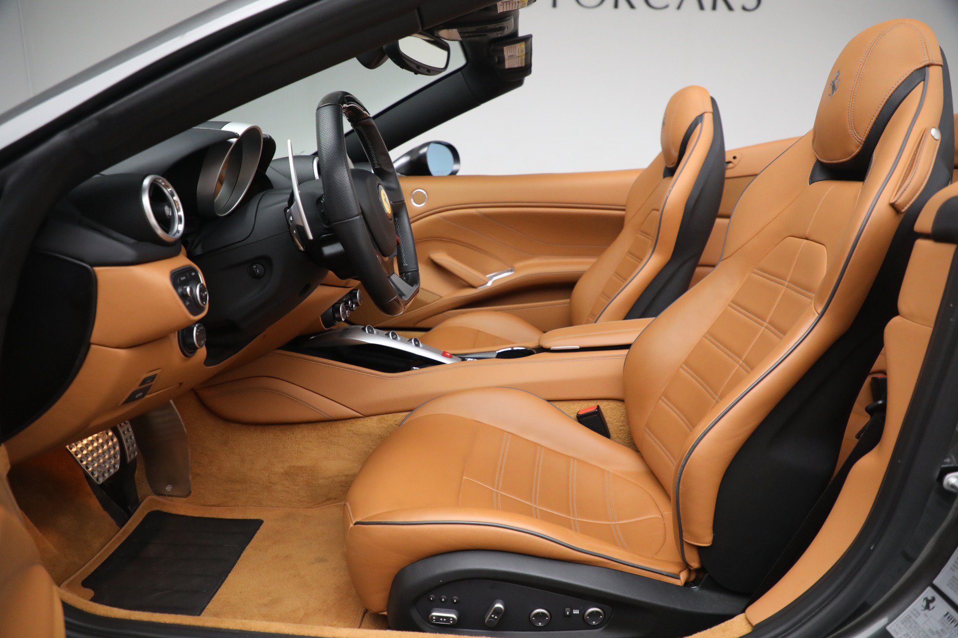 Certified 2017 Ferrari California T RWD image 16