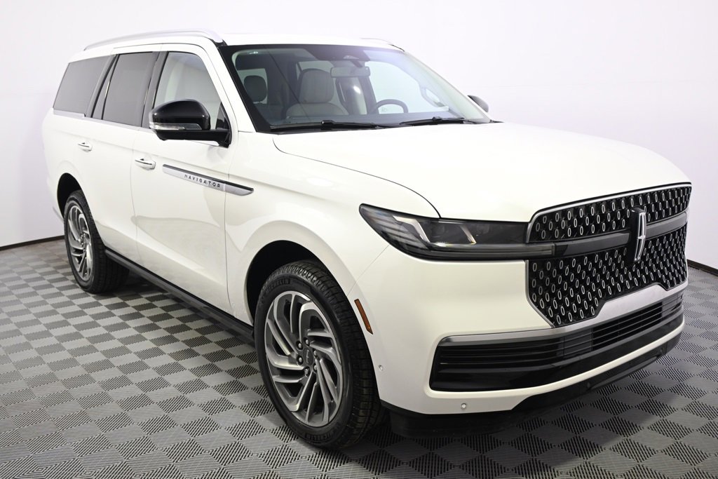 New 2025 Lincoln Navigator Reserve image 8