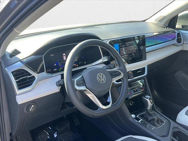 New 2025 Volkswagen Taos SE image 10