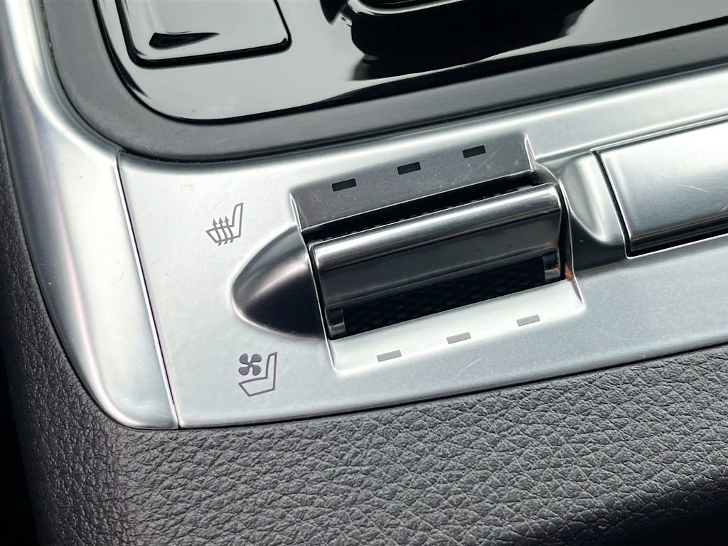 Certified 2025 Kia Carnival SX FWD image 27