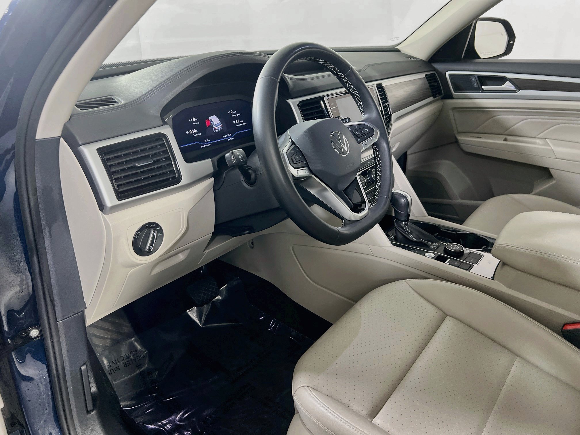 Used 2023 Volkswagen Atlas SE AWD/4WD image 9