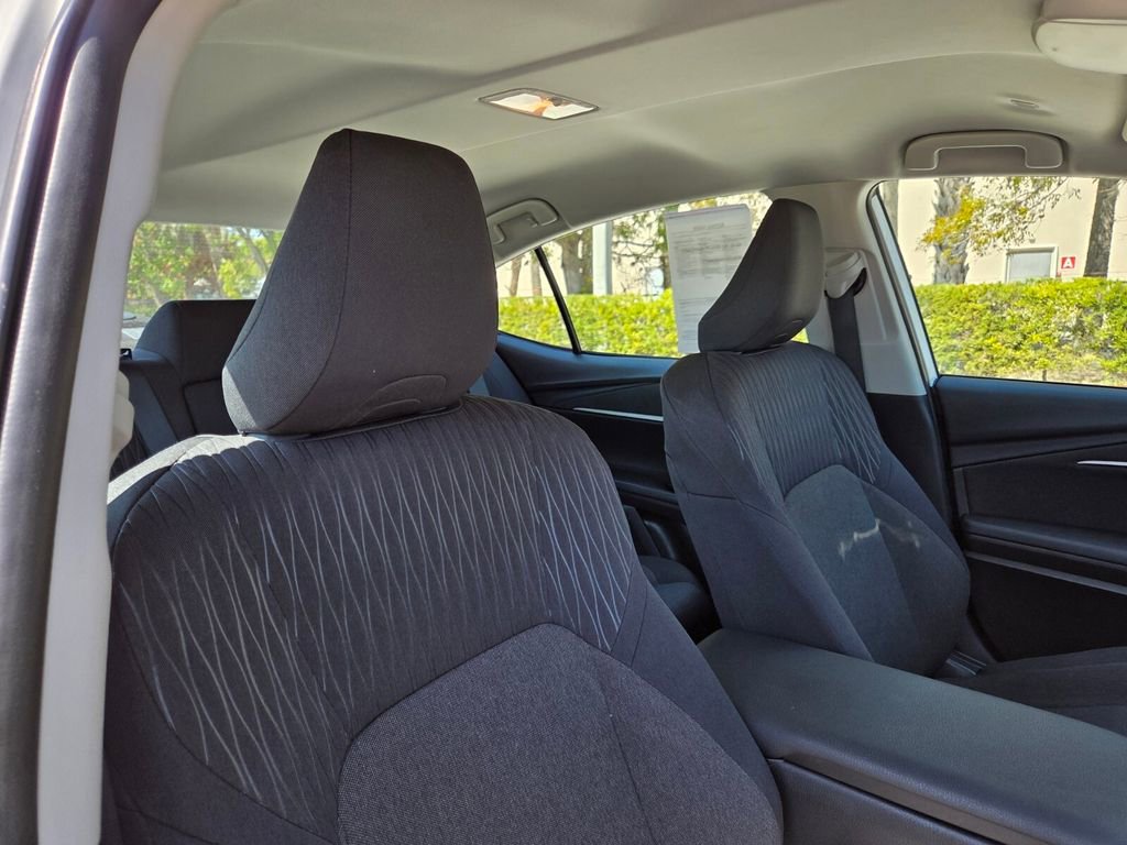 Used 2025 Toyota Camry LE FWD image 11