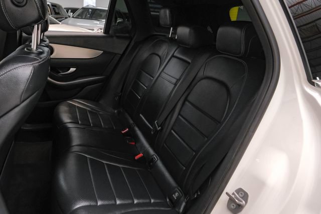 Used 2019 Mercedes-Benz GLC 300 w/ Premium Package image 33