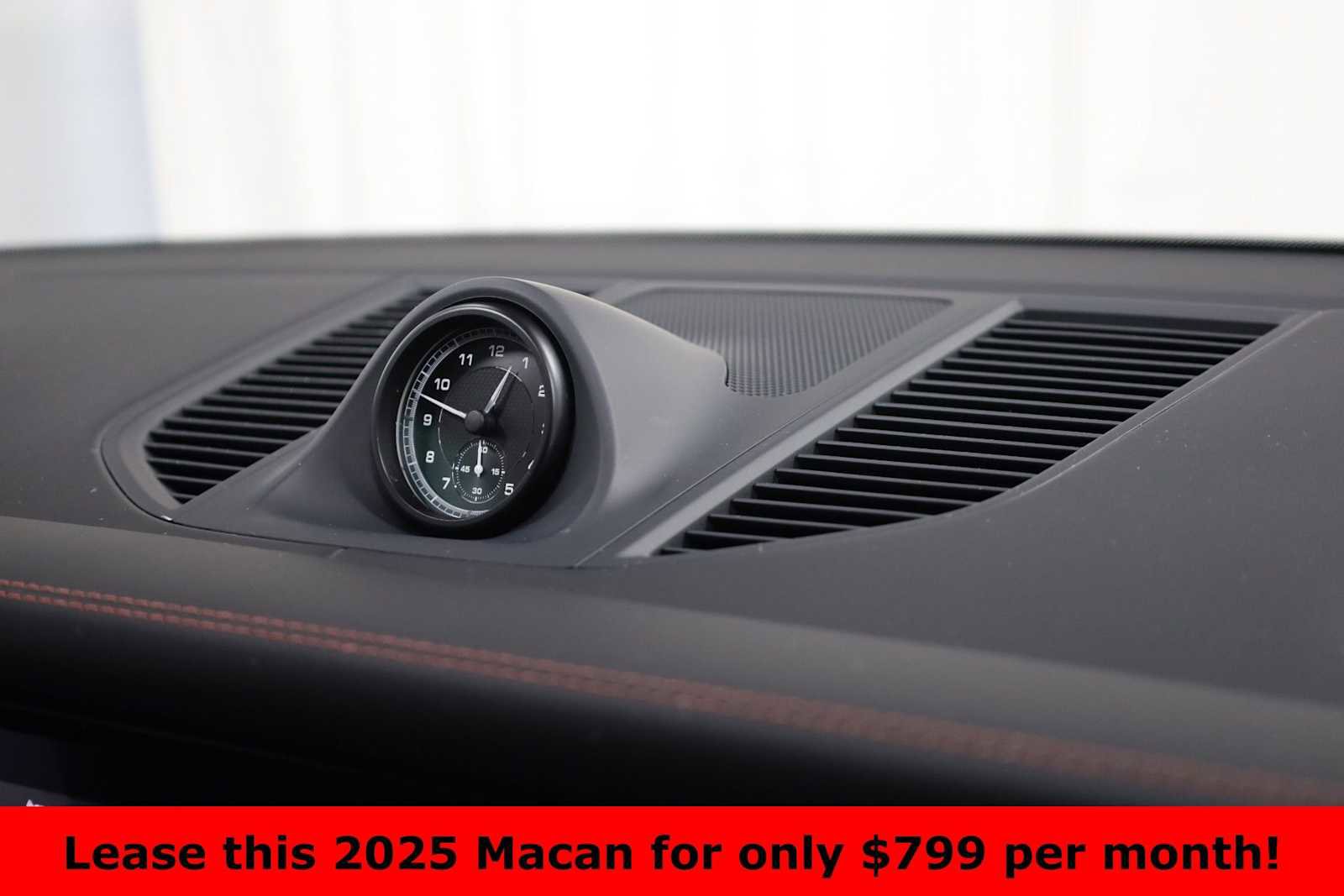 Certified 2025 Porsche Macan image 23