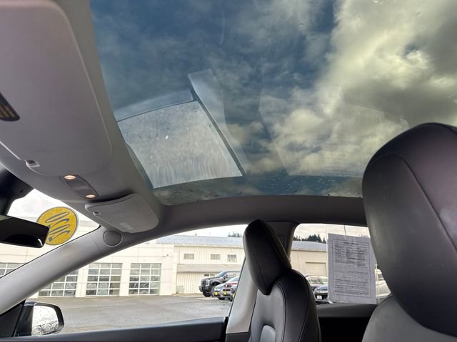 Used 2020 Tesla Model Y Long Range image 30