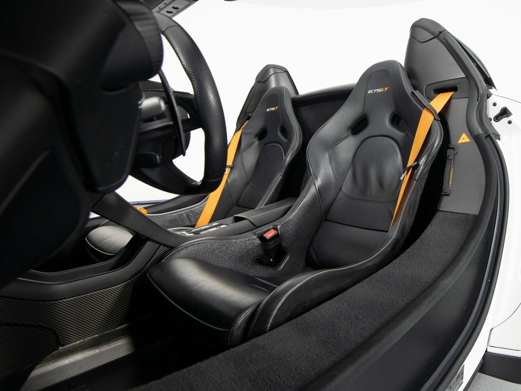 Used 2016 McLaren 675LT Spider image 34