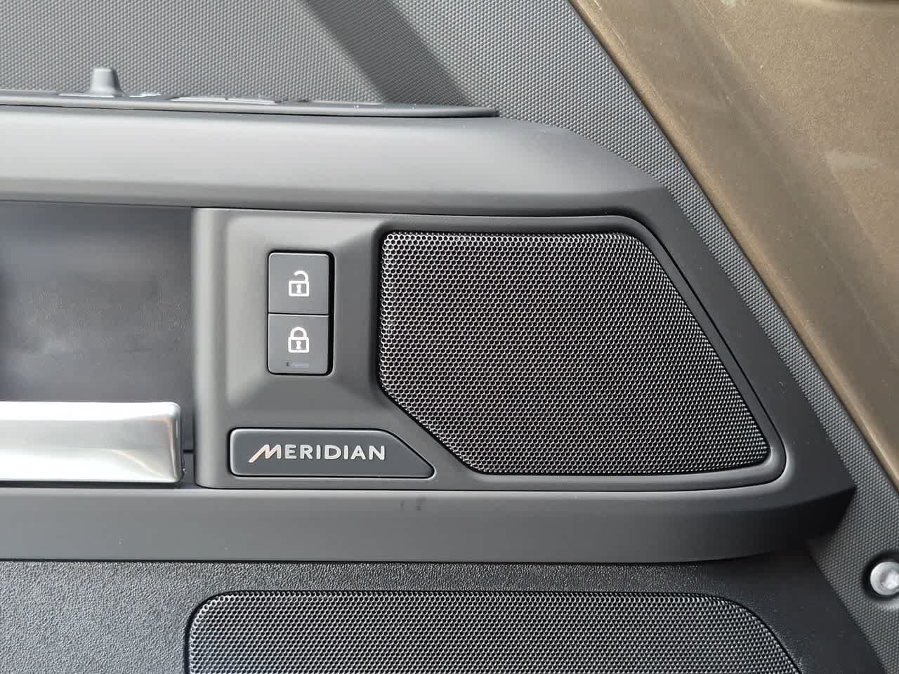 New 2026 Land Rover Defender 110 S AWD/4WD image 32