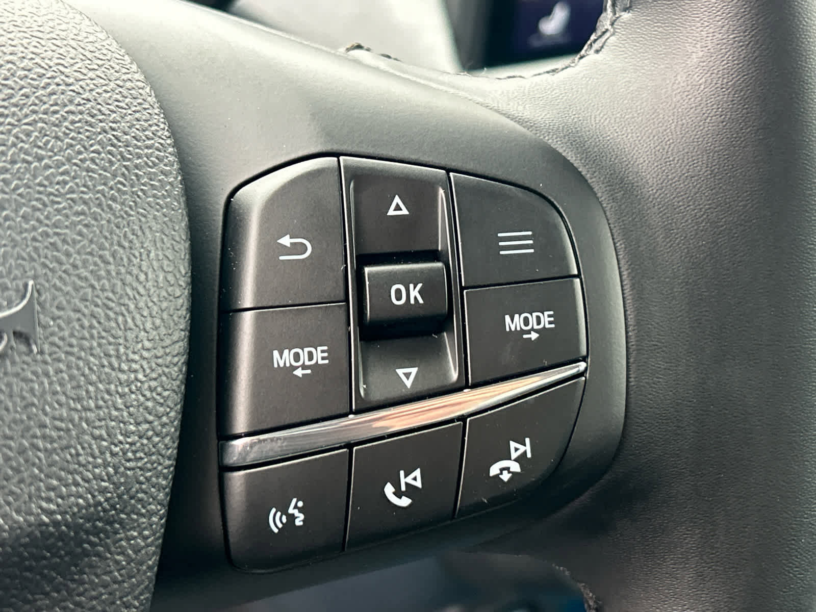 New 2025 Ford Maverick XLT w/ XLT Luxury Package image 24