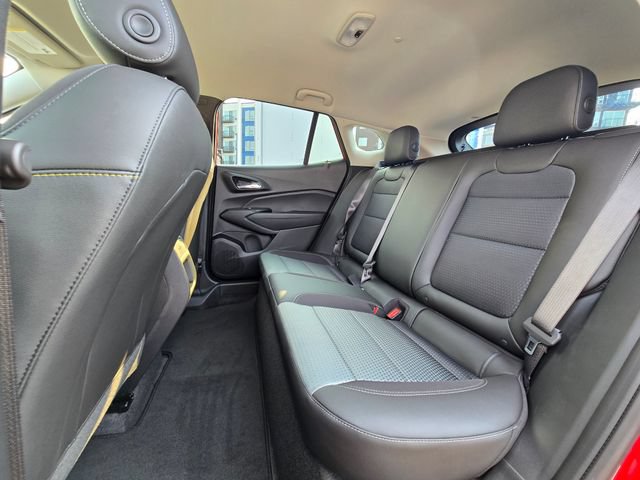 New 2026 Chevrolet Trax LT w/ LT Convenience Package FWD image 17