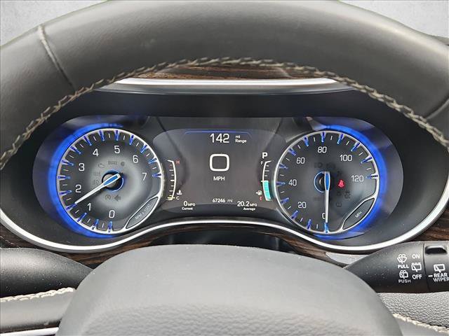 Used 2023 Chrysler Pacifica Limited FWD image 8
