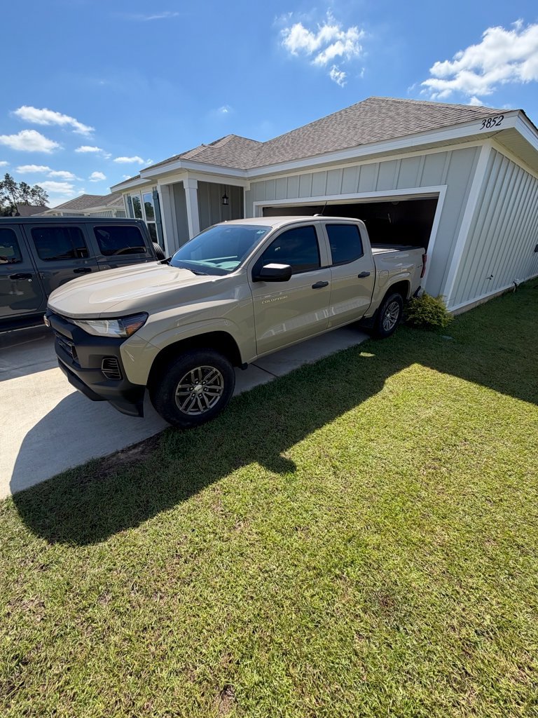 Used 2023 Chevrolet Colorado W/T AWD/4WD image 4