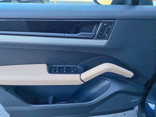 Used 2025 Porsche Cayenne image 20