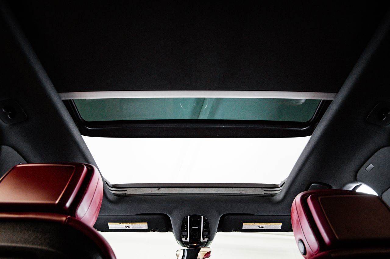 Used 2023 Porsche Cayenne AWD/4WD image 30