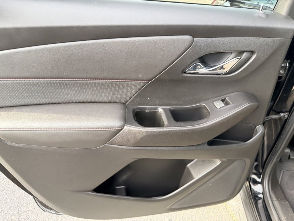 Used 2023 Chevrolet Traverse RS image 35