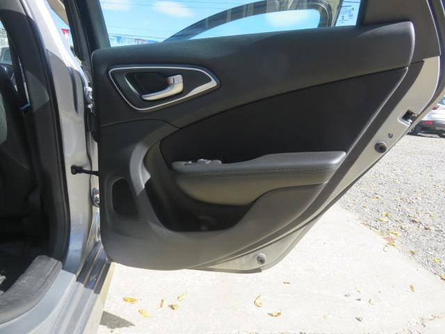 Used 2015 Chrysler 200 Limited w/ Convenience Group image 19