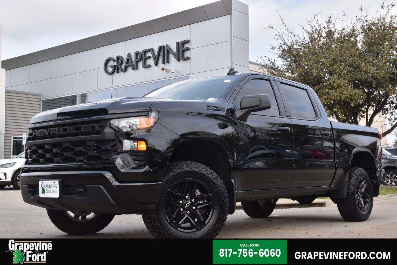 Used 2025 Chevrolet Silverado 1500 Custom Trail Boss w/ Midnight Edition image 1