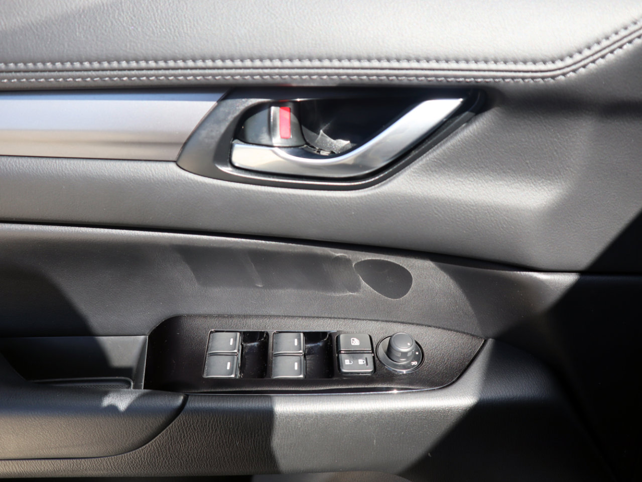 Used 2019 MAZDA CX-5 Touring image 9