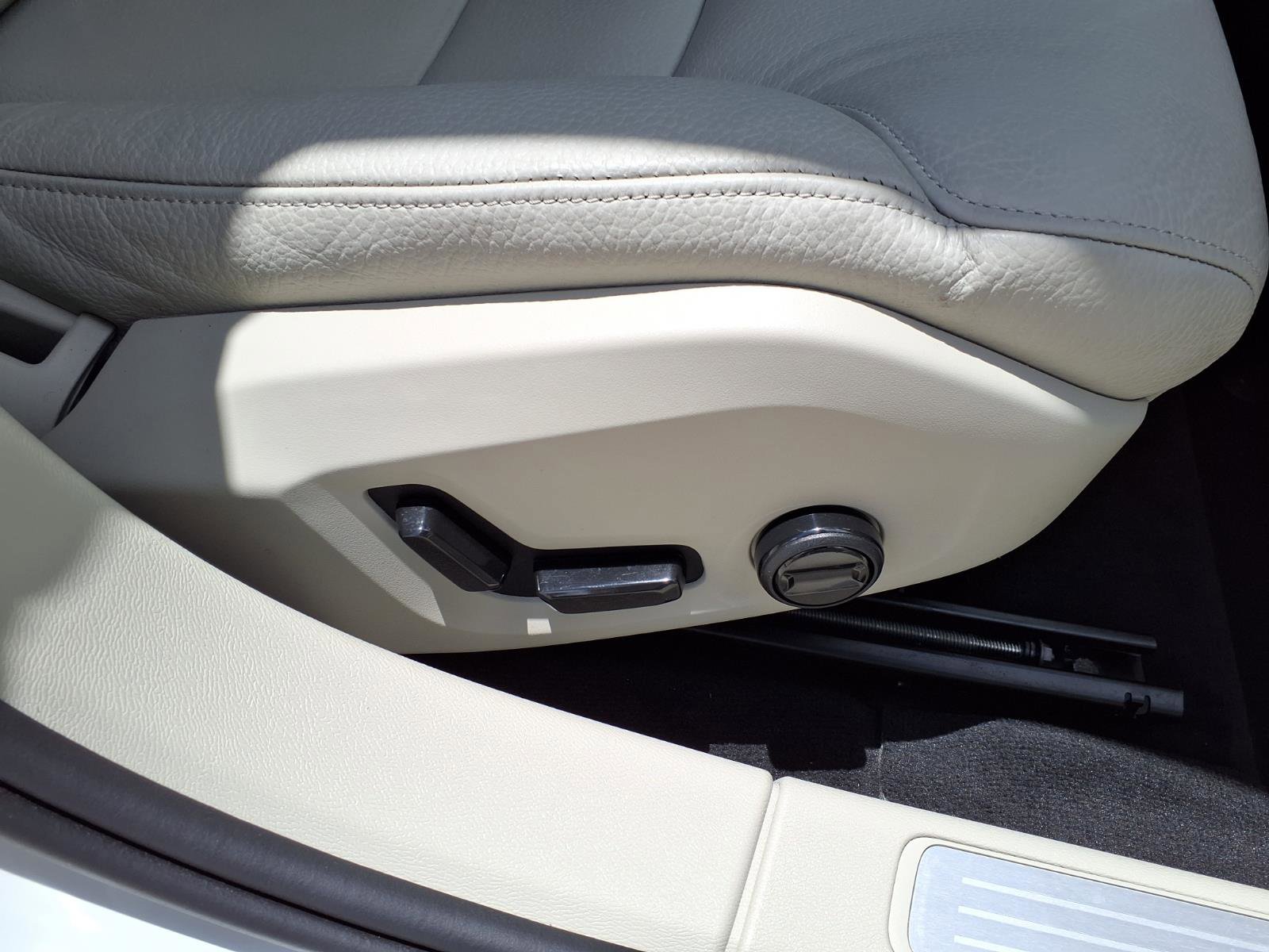 Certified 2025 Volvo S60 B5 Plus FWD image 12
