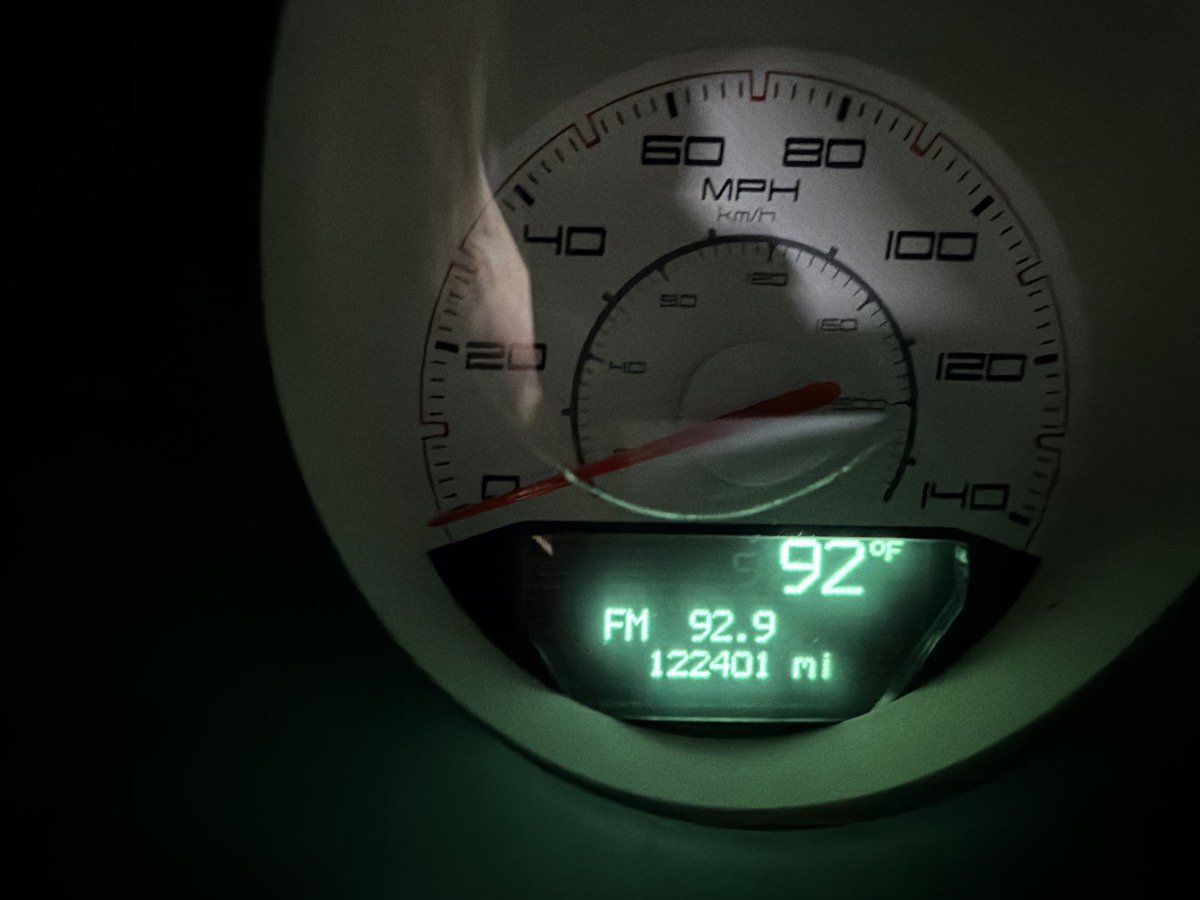 Used 2011 Dodge Challenger RWD image 9