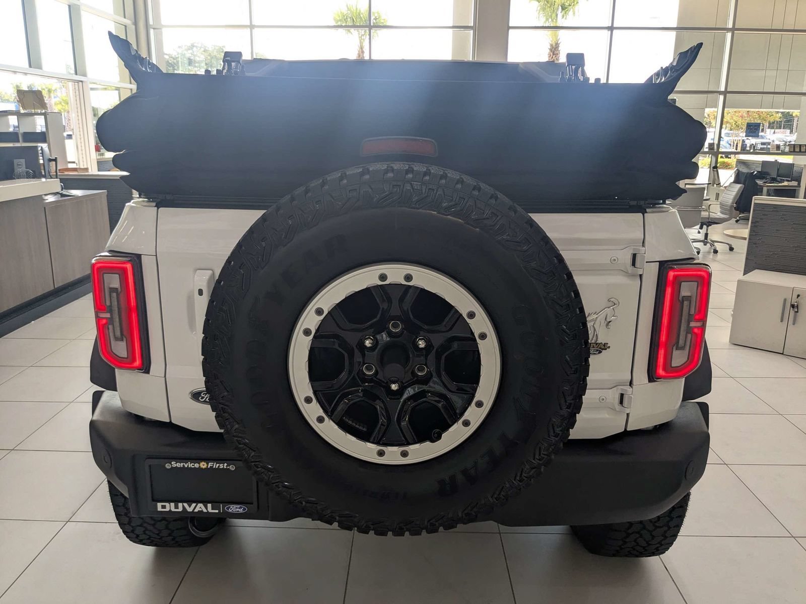 New 2025 Ford Bronco Outer Banks w/ Sasquatch Package AWD/4WD image 4