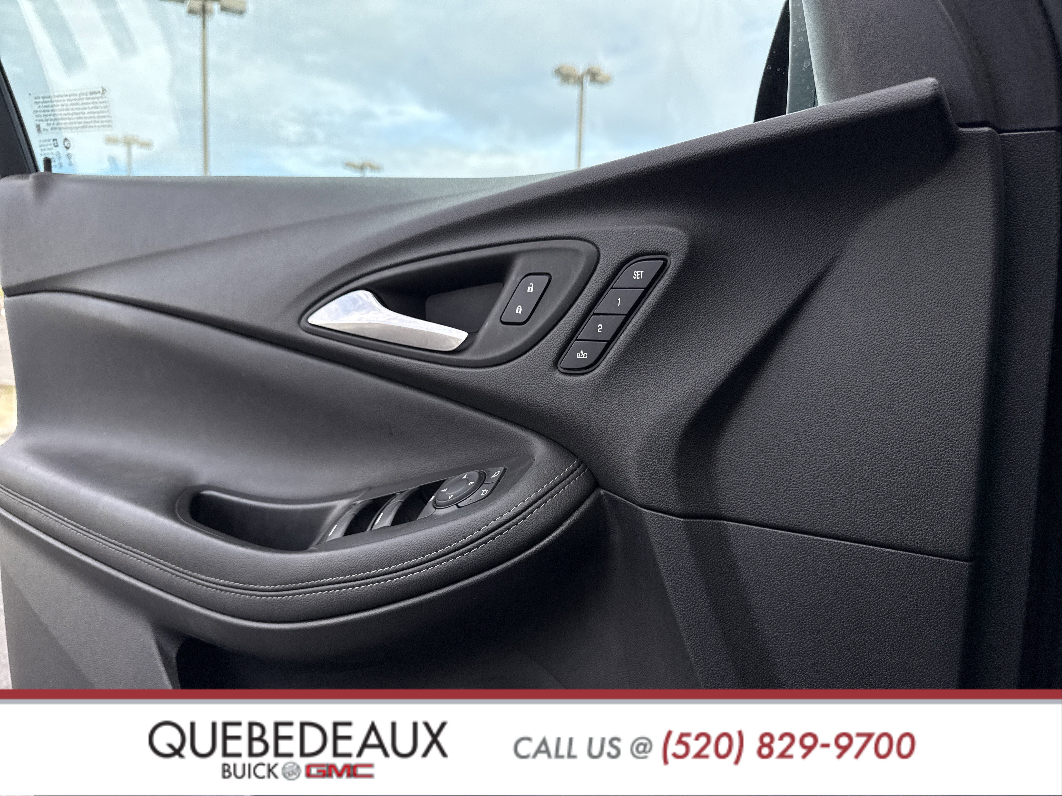 Used 2023 Buick Encore GX Essence w/ Experience Buick Package image 4