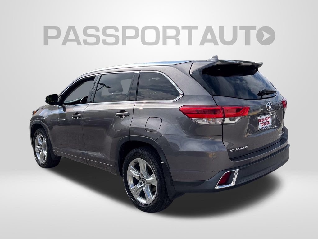 Used 2017 Toyota Highlander Limited AWD/4WD image 3