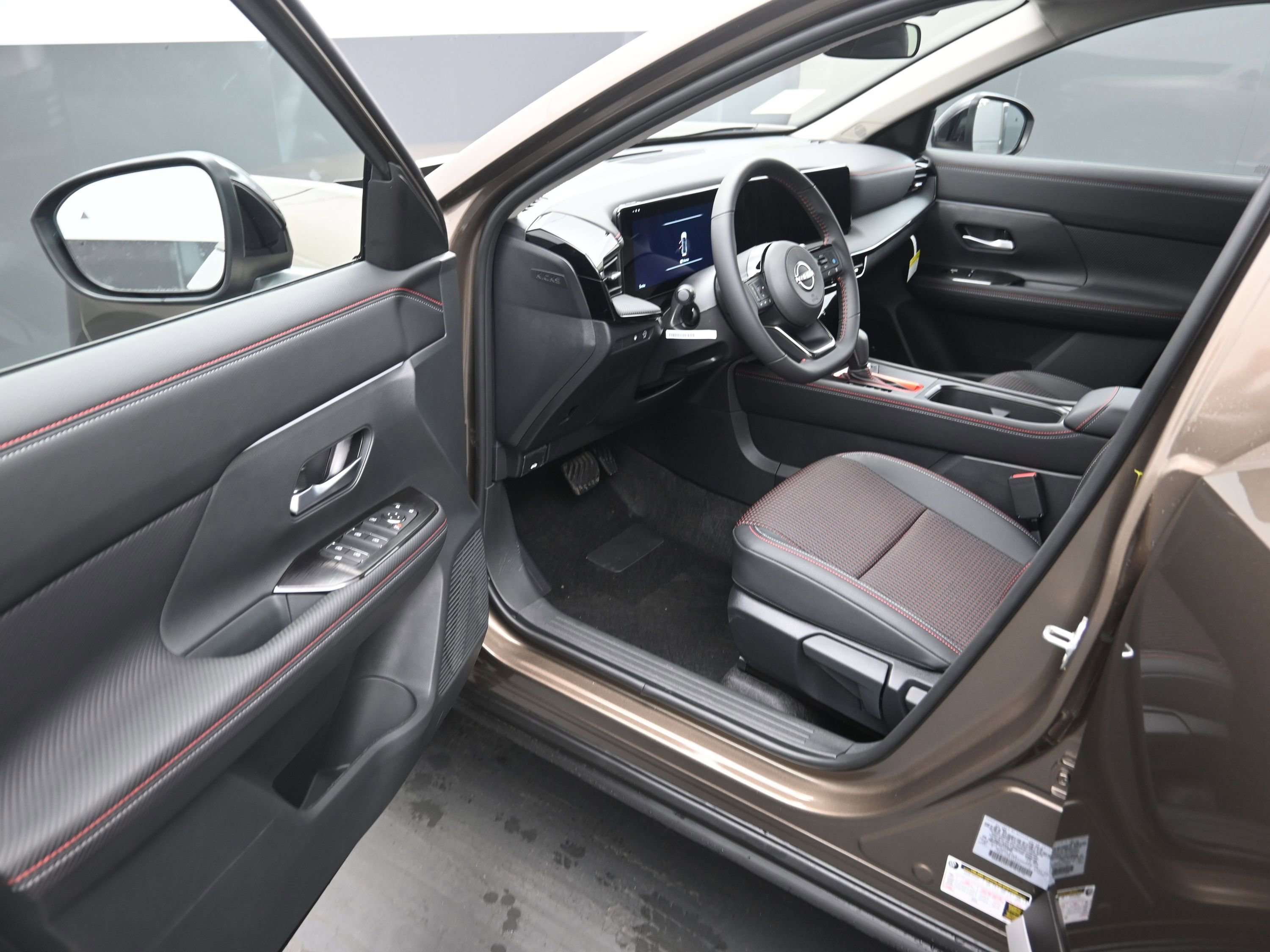 New 2026 Nissan Kicks SR image 10