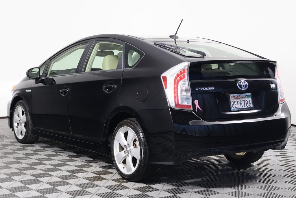 Used 2013 Toyota Prius Five FWD image 6