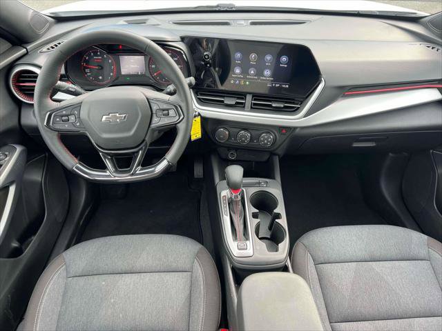 Used 2024 Chevrolet Trax RS w/ Driver Confidence Package image 11