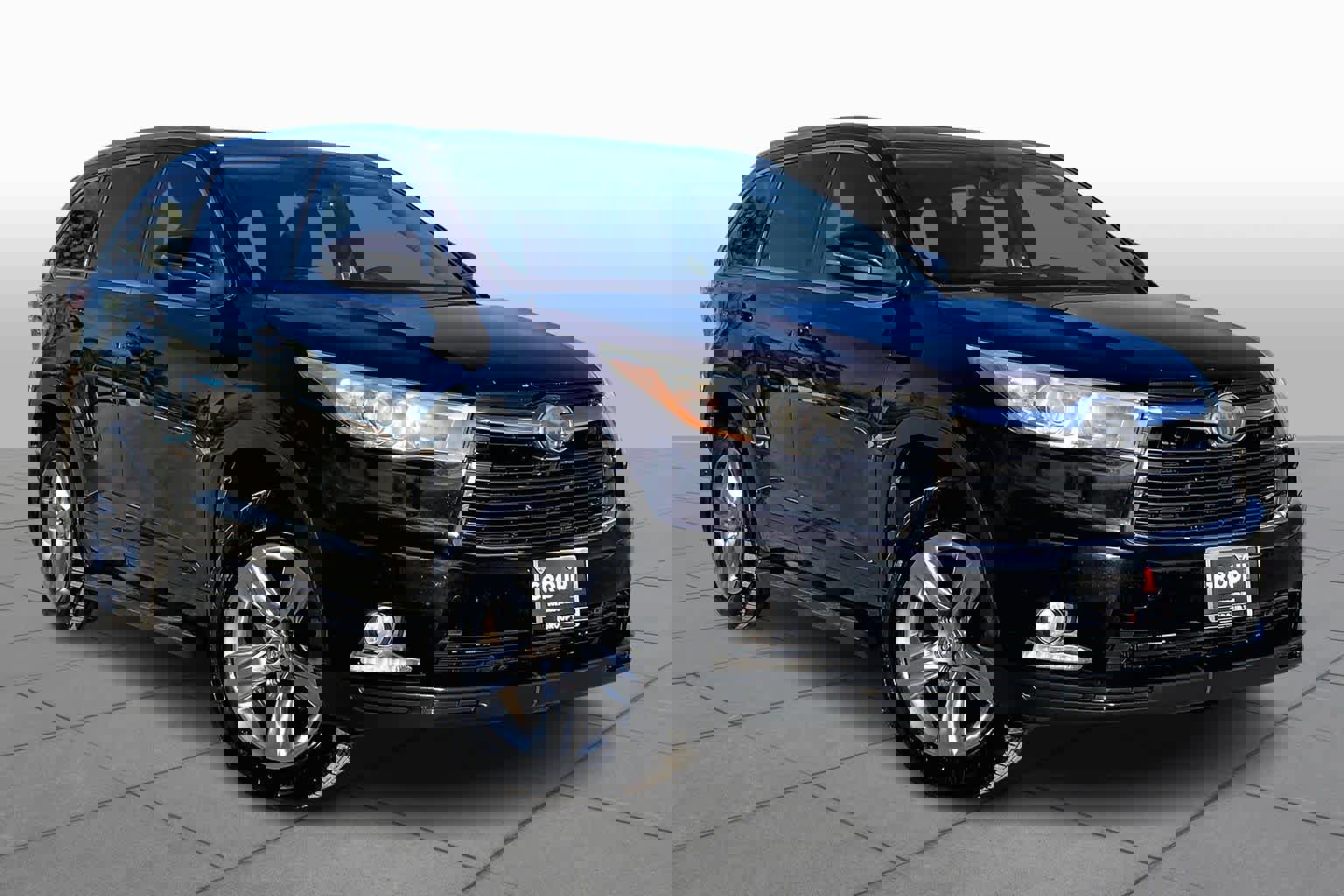 Used 2014 Toyota Highlander Limited Platinum image 2