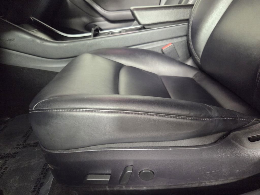 Used 2020 Tesla Model 3 Standard Range Plus RWD image 13