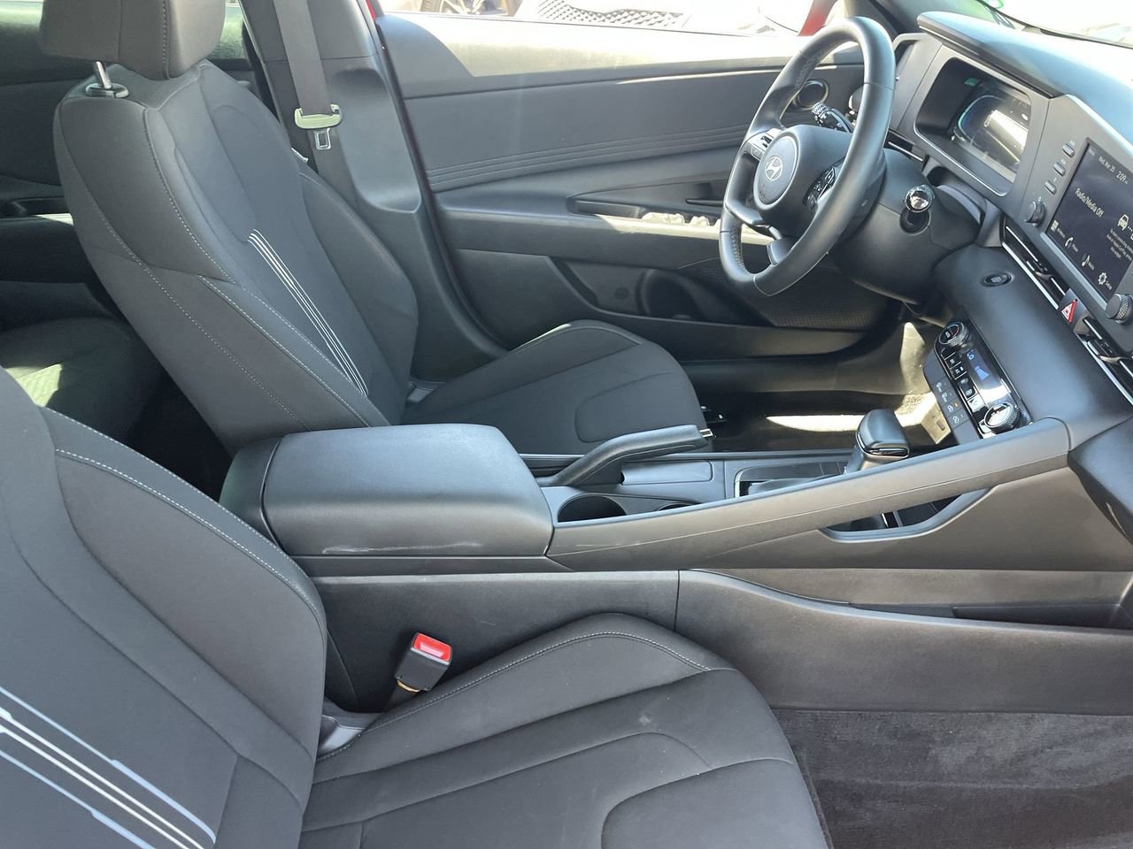 Certified 2025 Hyundai Elantra Sport image 11