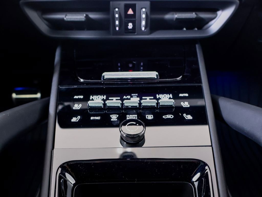 New 2026 Porsche Cayenne GTS image 22