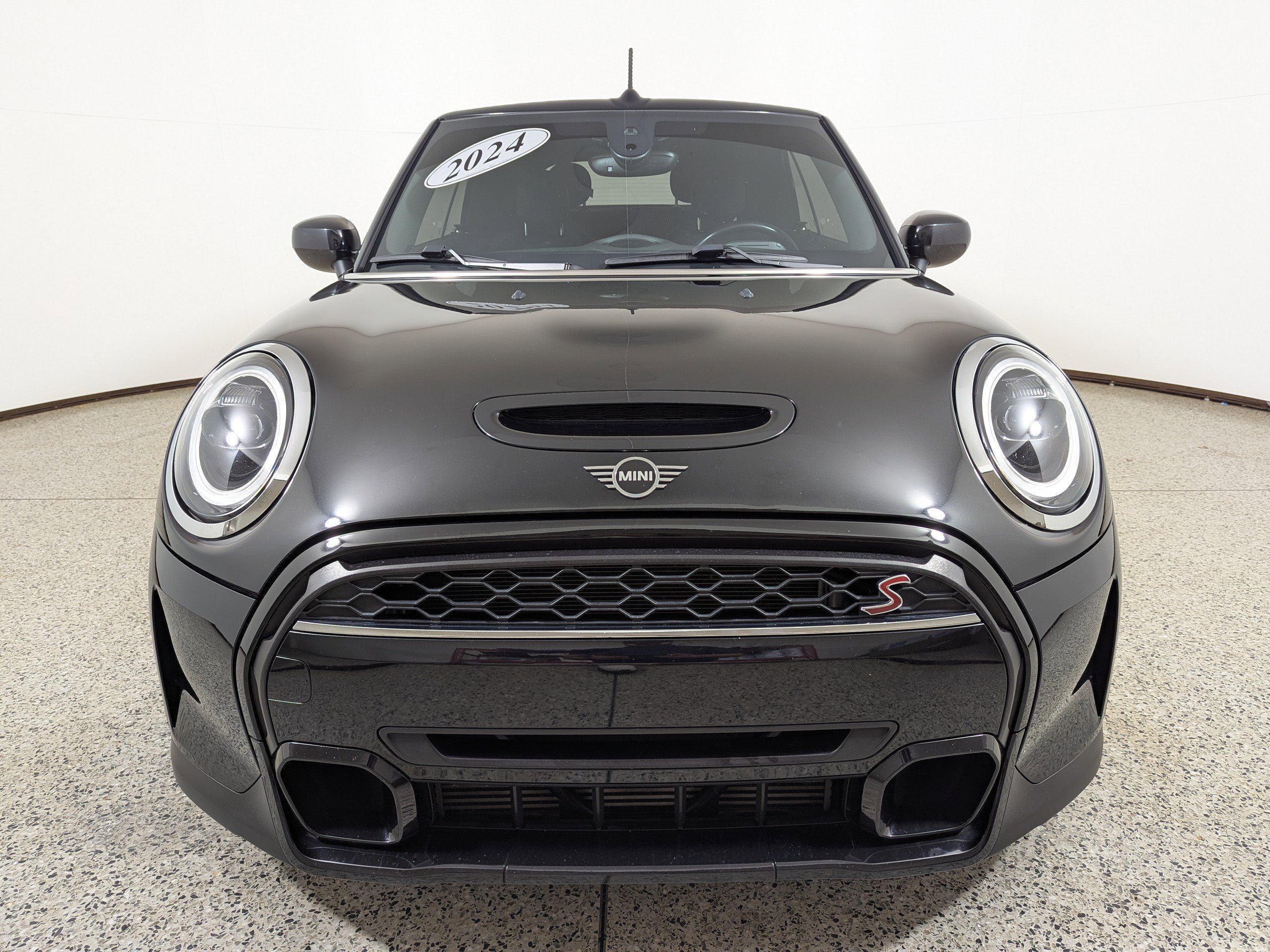 Used 2024 MINI Cooper S image 2
