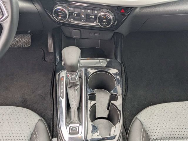 Used 2025 Chevrolet Trax LT w/ LT Convenience Package FWD image 18